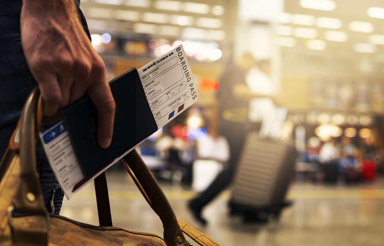 Passaporte com carimbo de saída representando a saída fiscal do Brasil