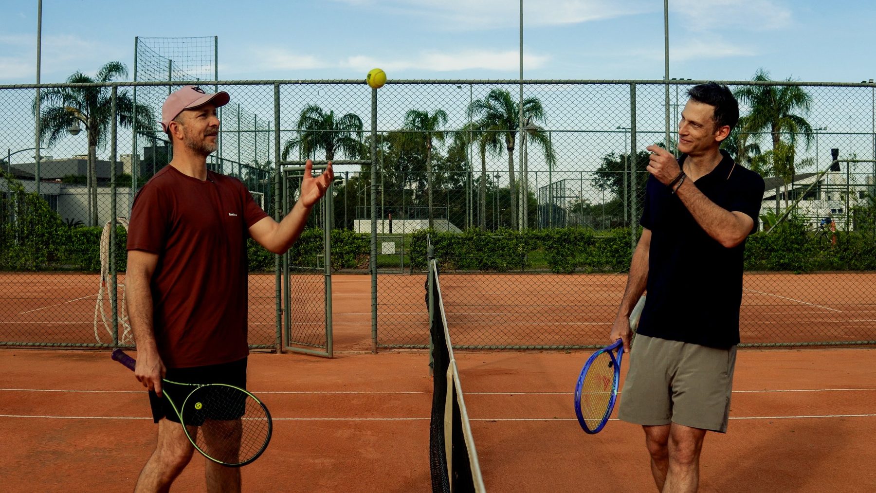 André Ghem em quadra de saibro